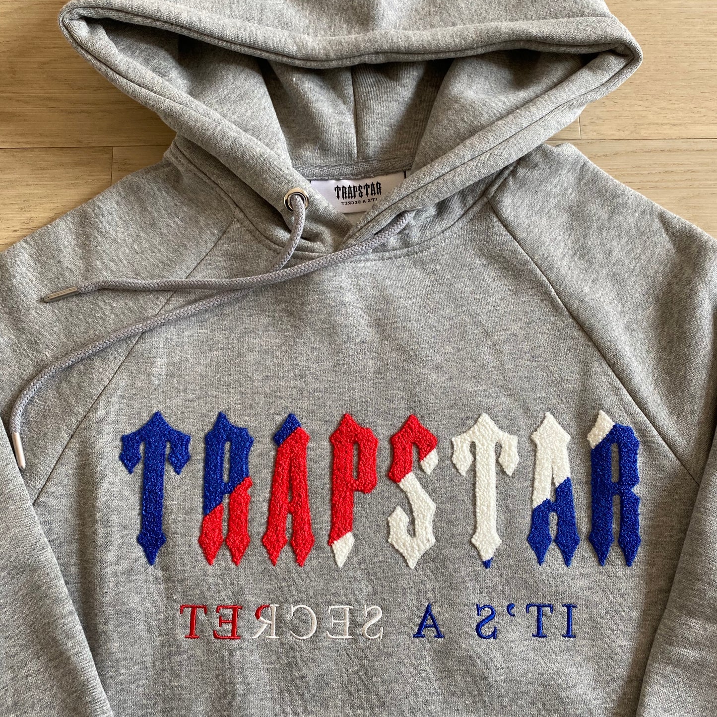 Hoodie Trapstar Decoded France Cinzenta