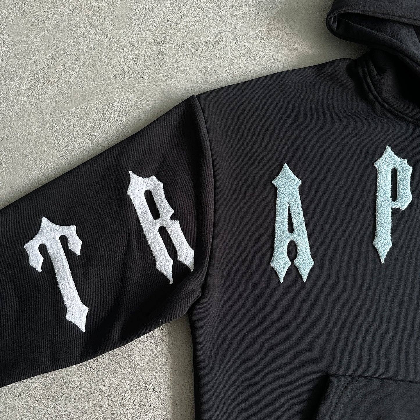 Hoodie Trapstar Chenile Preta