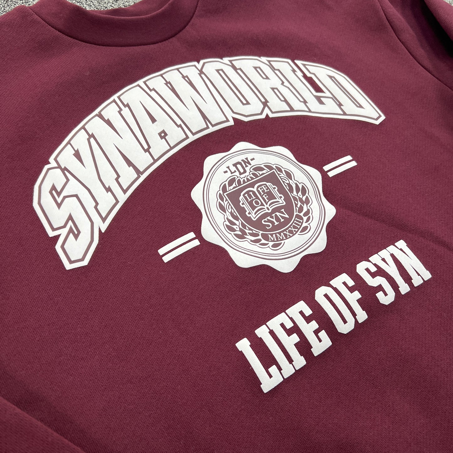 Sweatshirt Syna Bordô