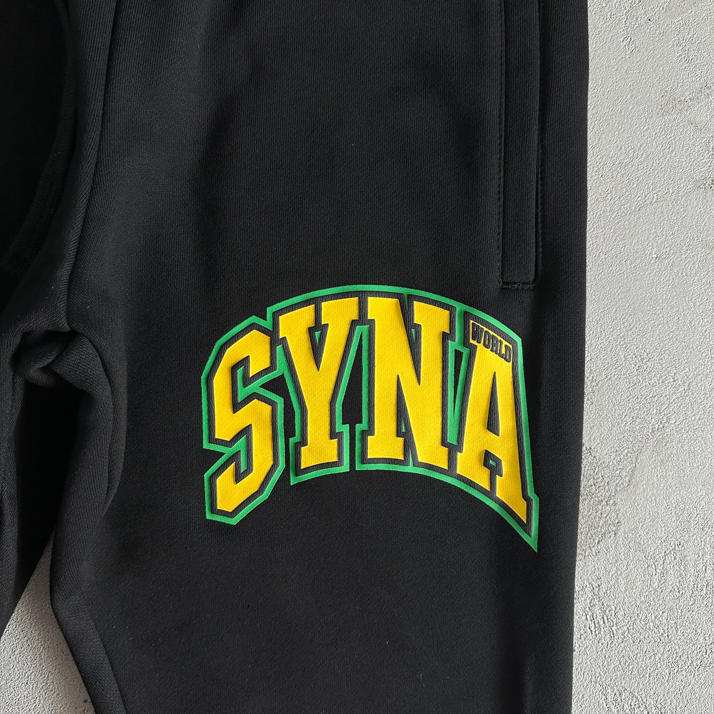 Conjunto (Hoodie+Calças) Syna World Preto (Entrega Imediata)