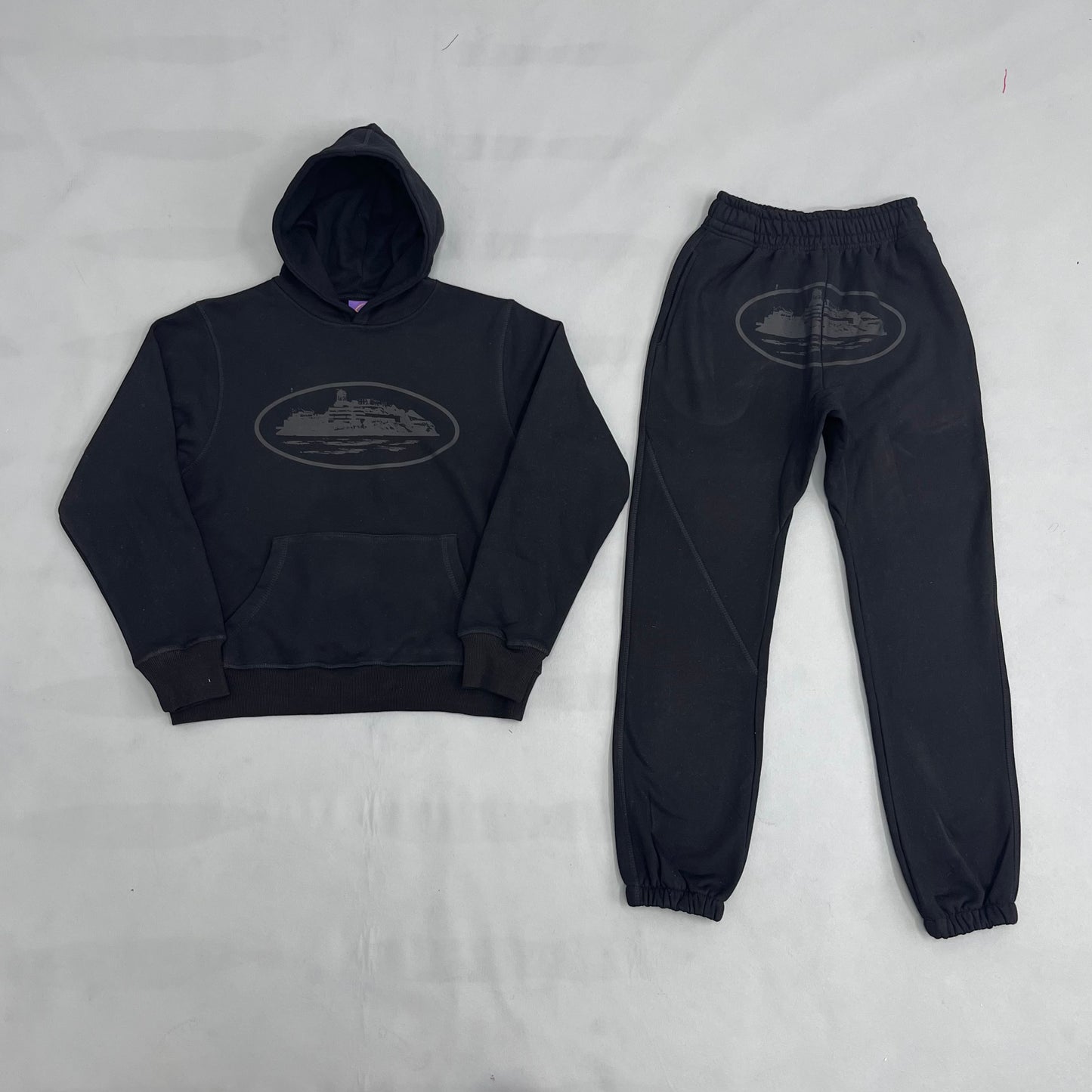 Conjunto (Hoodie+Calças) Corteiz Alcatraz Preto/Preto