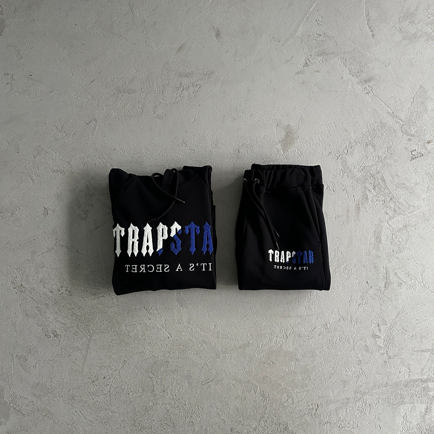 Conjunto (Hoodie+Calças) Trapstar Decoded