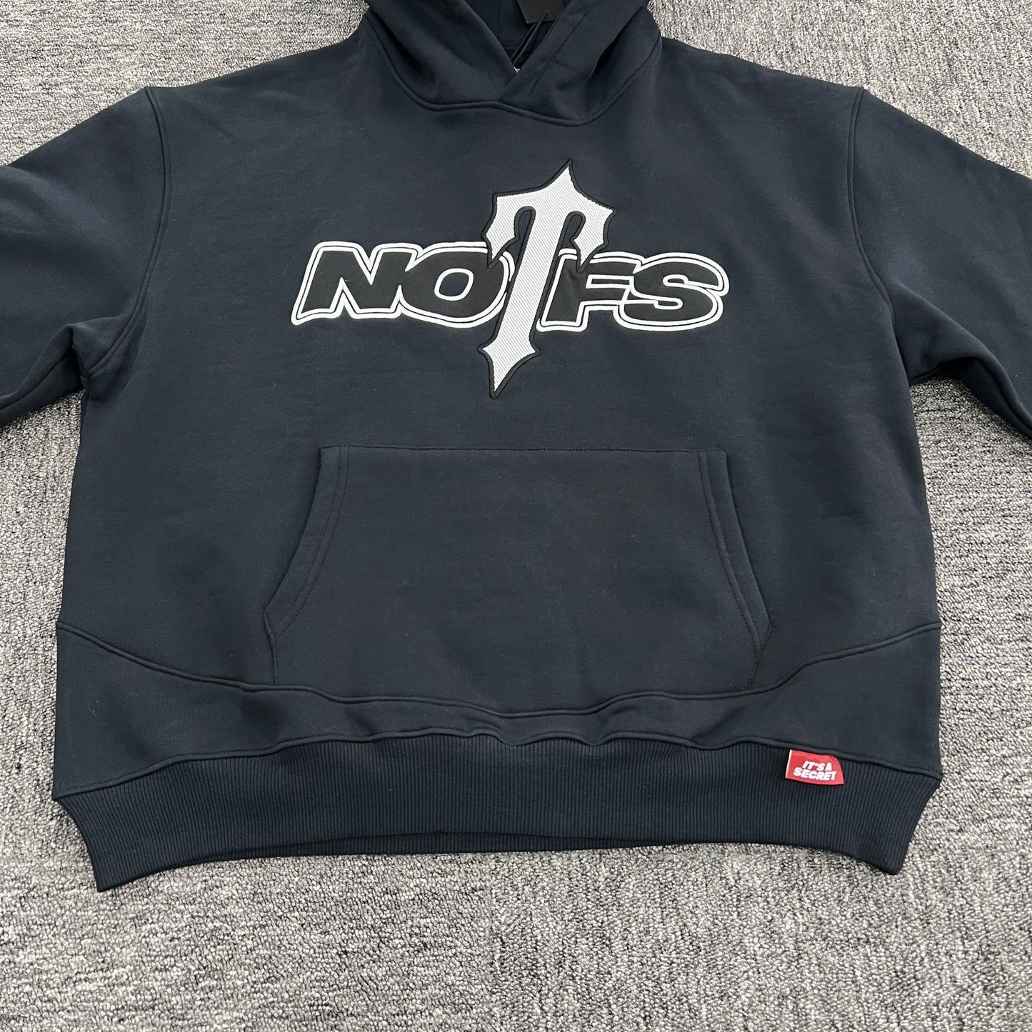 Hoodie Trapstar x NOFS Preta