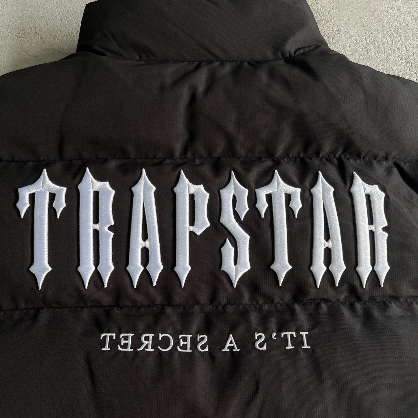 Colete Trapstar Preto (Entrega Imediata)