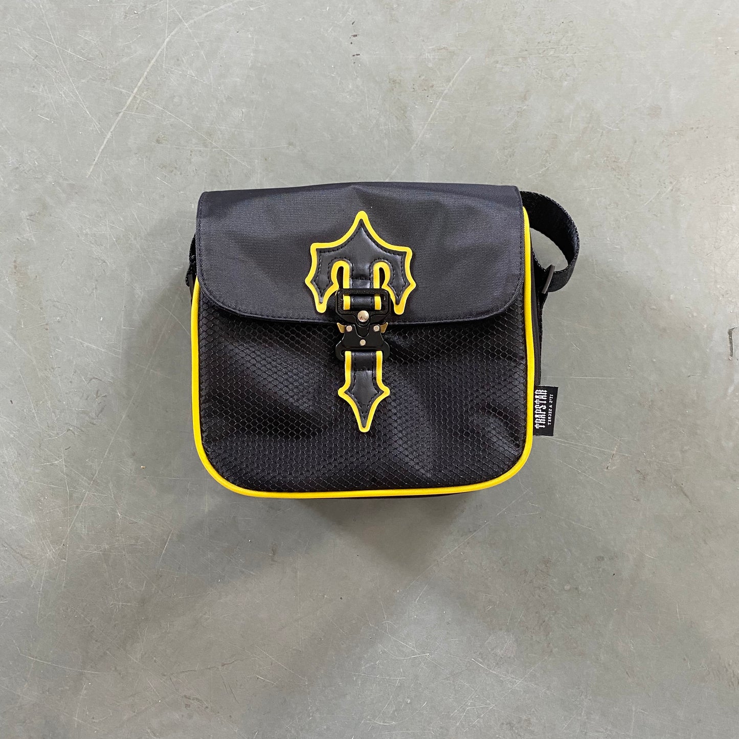 Bolsa Trapstar 1.0 Preta/Amarela