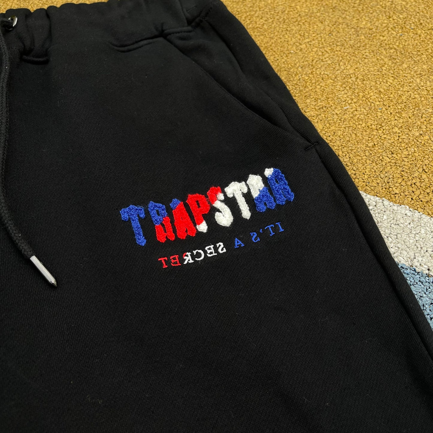 Conjunto (Hoodie+Calças) Trapstar Preto (Entrega Imediata)