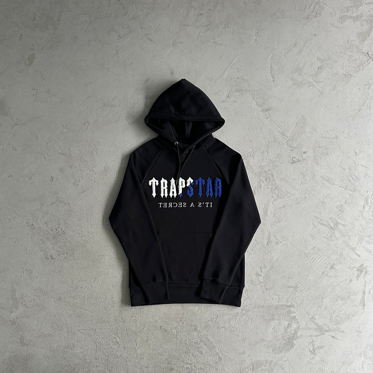 Hoodie Trapstar Decoded Preta Símbolo Branco/Azul