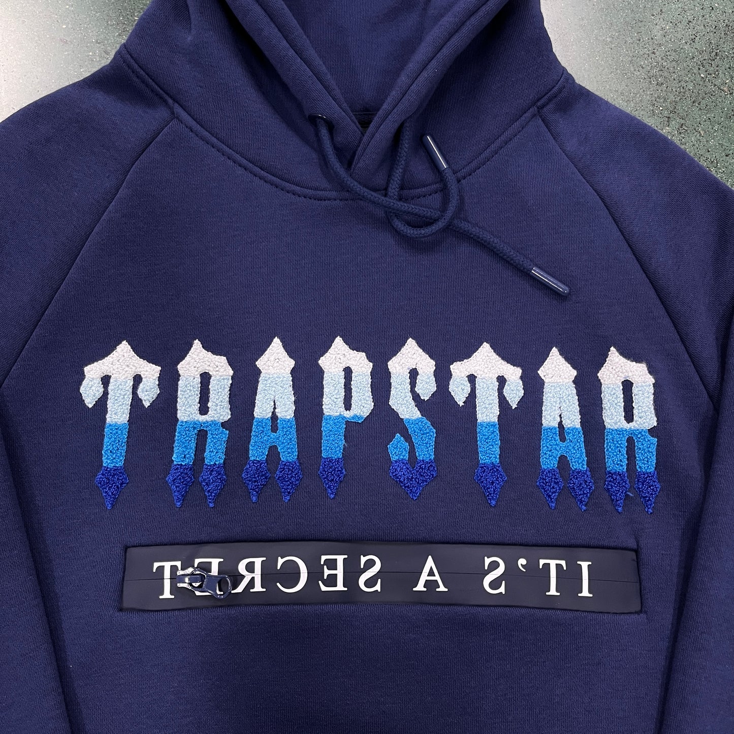 Hoodie Trapstar Decoded 2.0 Azul Escuro