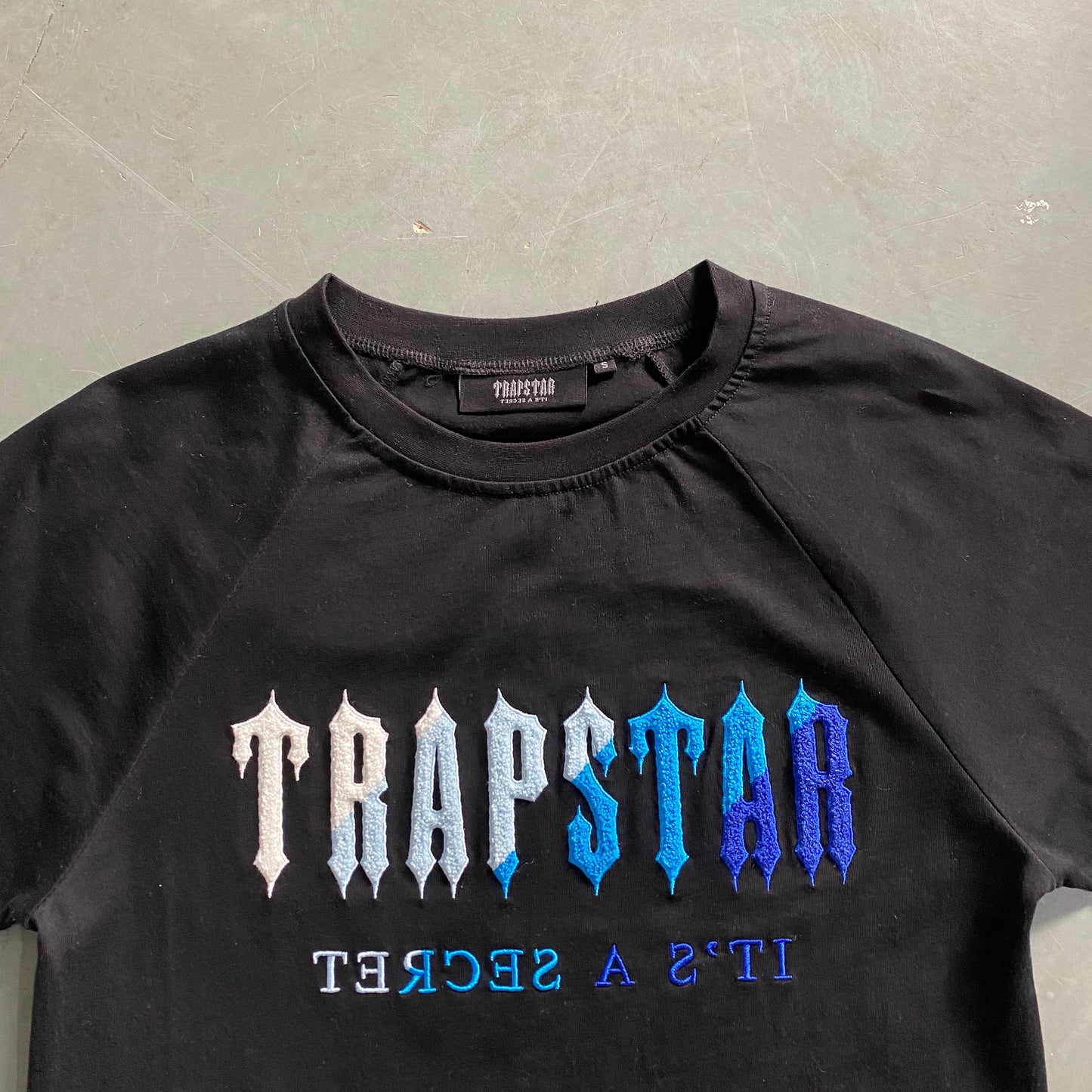 T-shirt Trapstar Decoded Preta